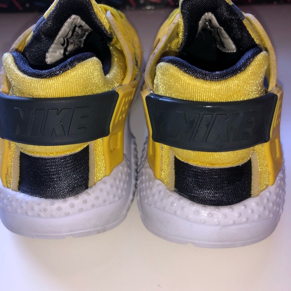 Nike - Picture 4 of 5